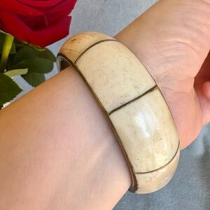 Vintage camel bone &‎ brass bangle bracelet
